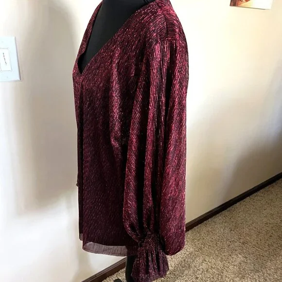Vince Camuto Women's Metallic V-Neck Sheer-Sleeve Top, Wine Color Holiday - Picture 5 of 7